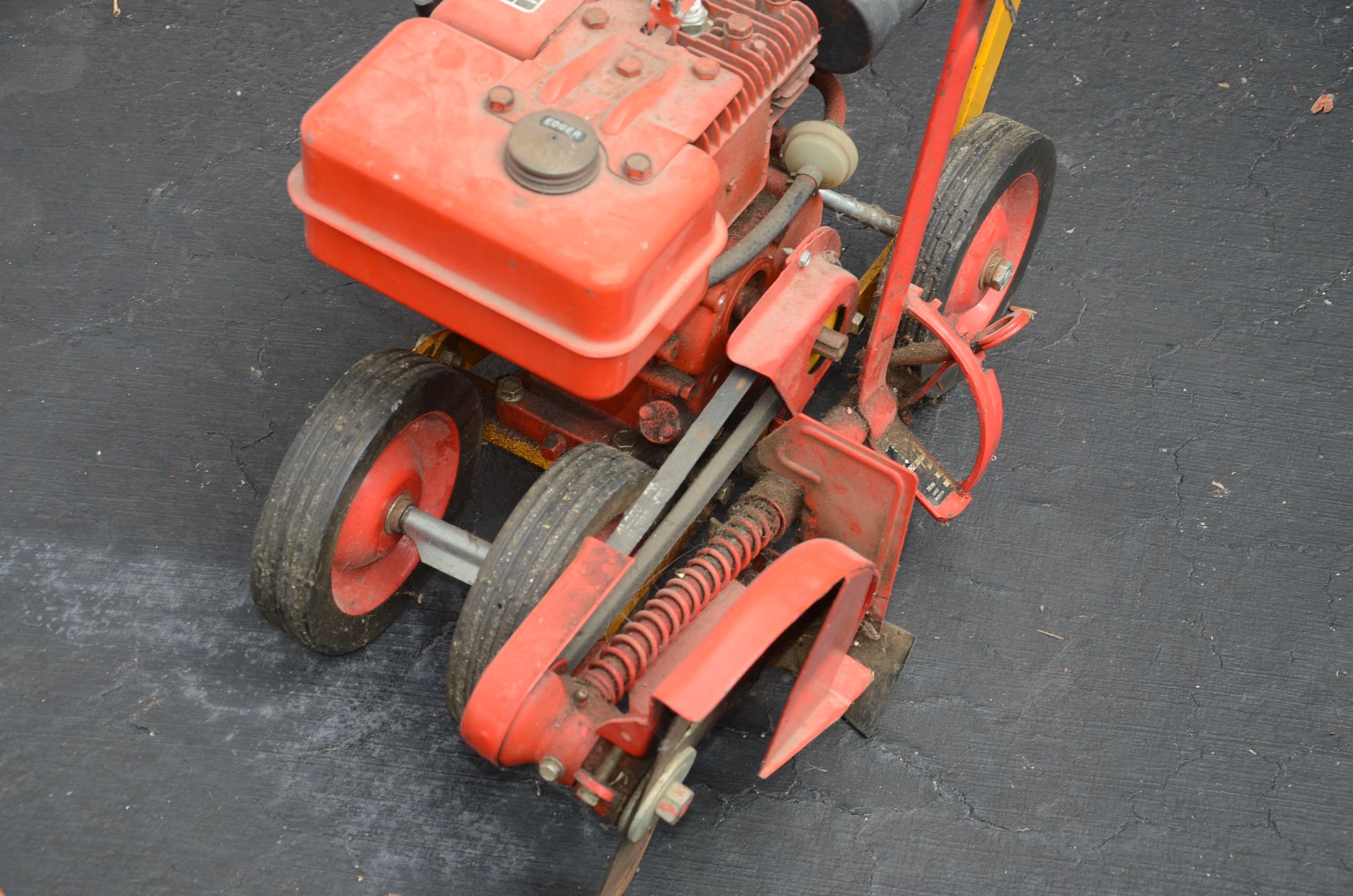 McLane 3HP Lawn Edger