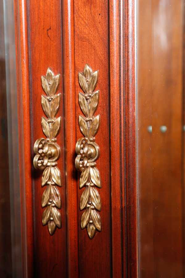 Hepplewhite Style Secretary Desk with Hutch