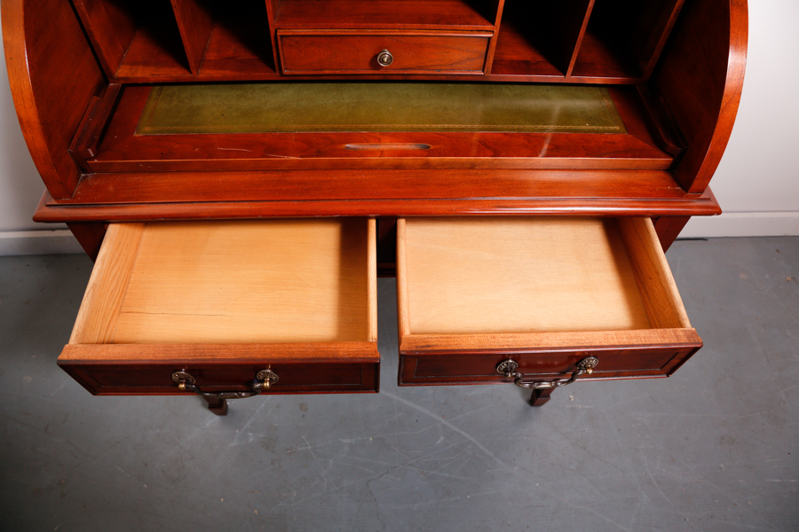 Hepplewhite Style Secretary Desk with Hutch