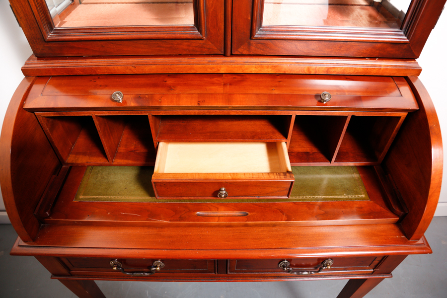 Hepplewhite Style Secretary Desk with Hutch