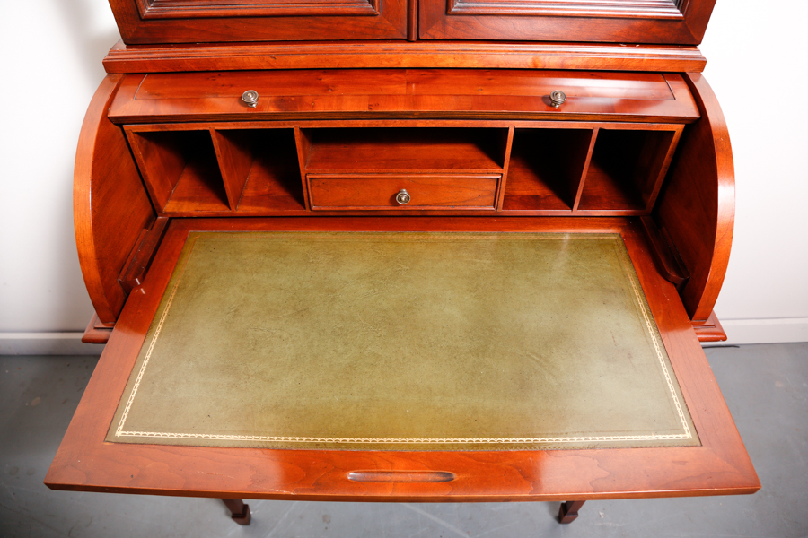 Hepplewhite Style Secretary Desk with Hutch