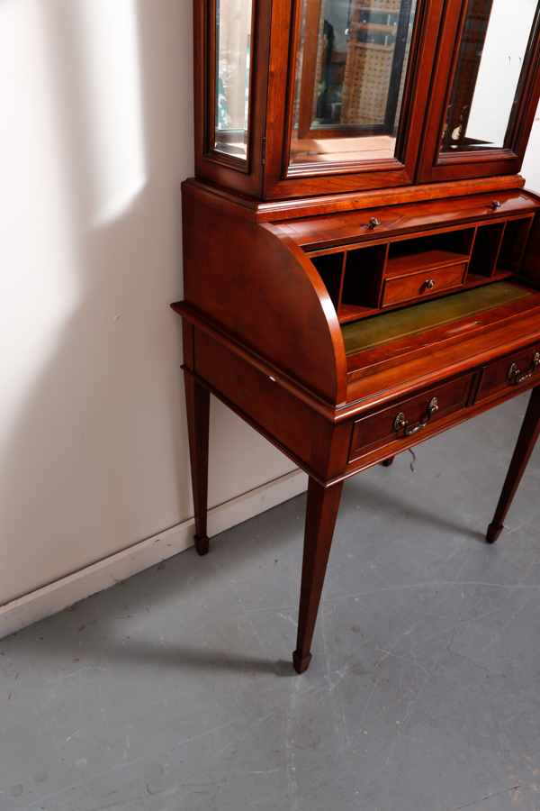 Hepplewhite Style Secretary Desk with Hutch