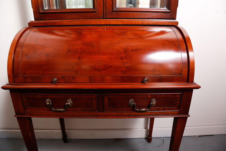 Hepplewhite Style Secretary Desk with Hutch