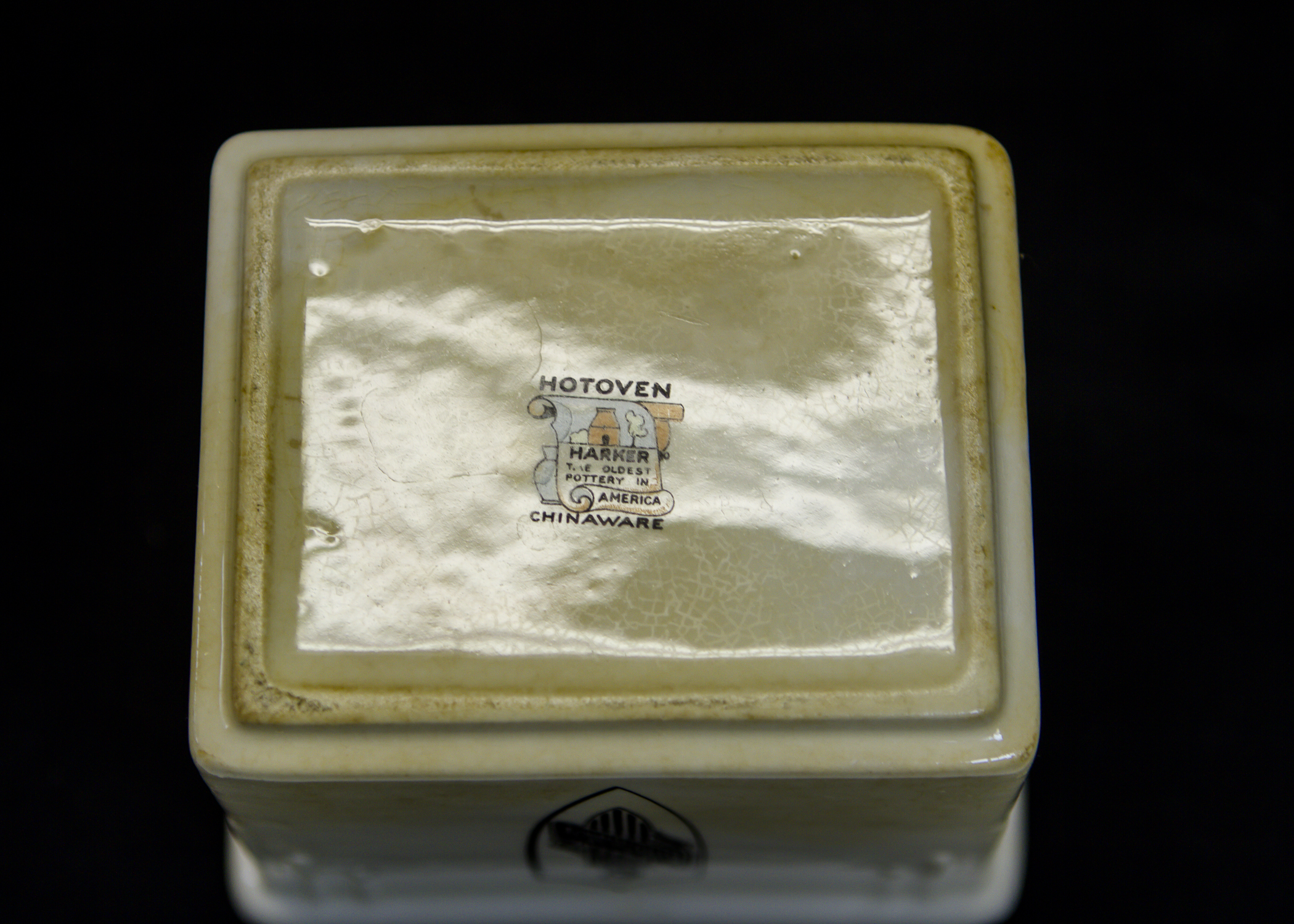 Pair of Vintage Kelvinator Dishes