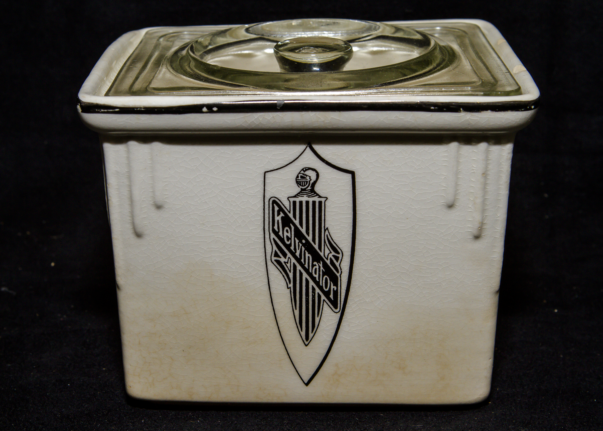 Pair of Vintage Kelvinator Dishes