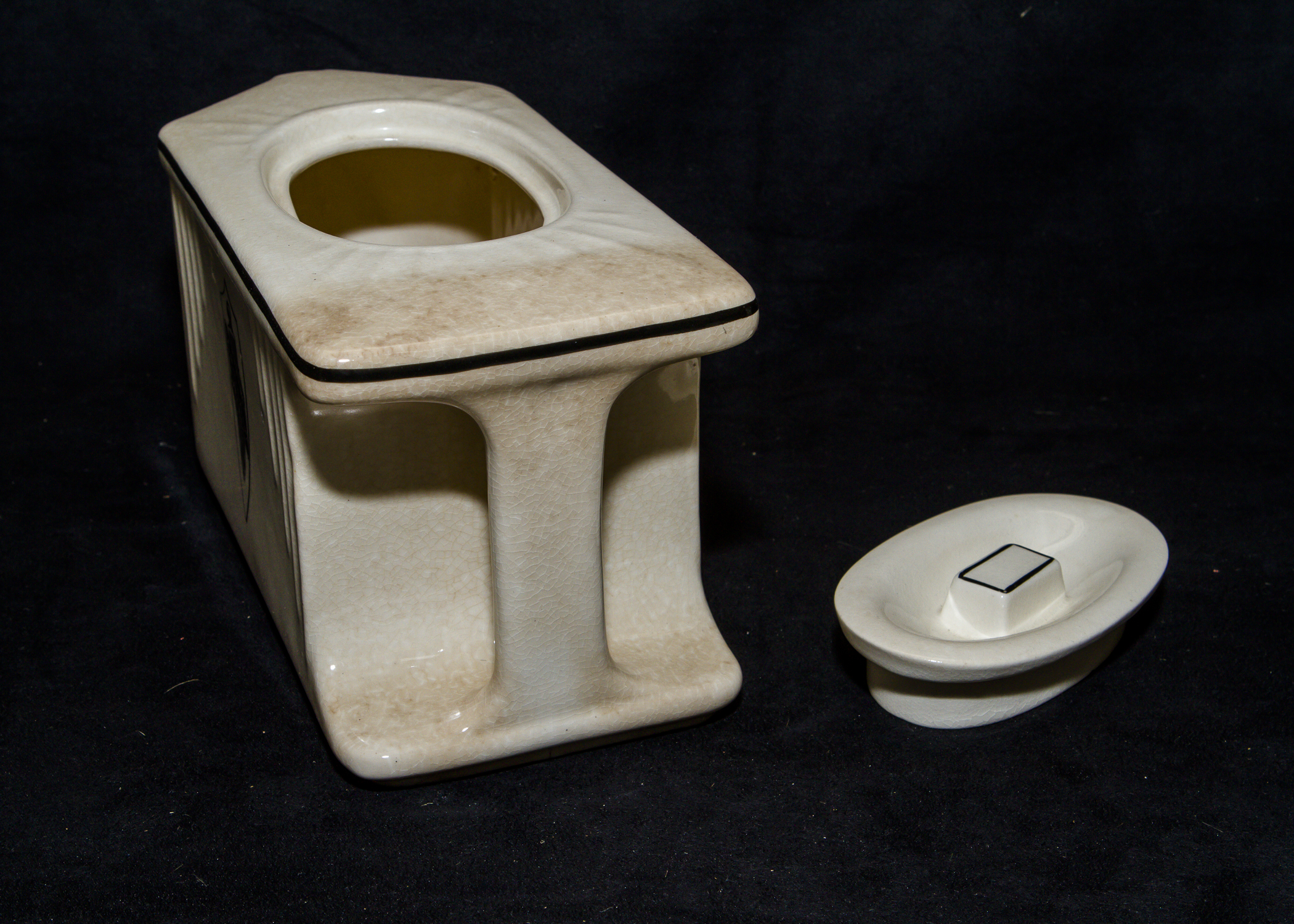 Pair of Vintage Kelvinator Dishes