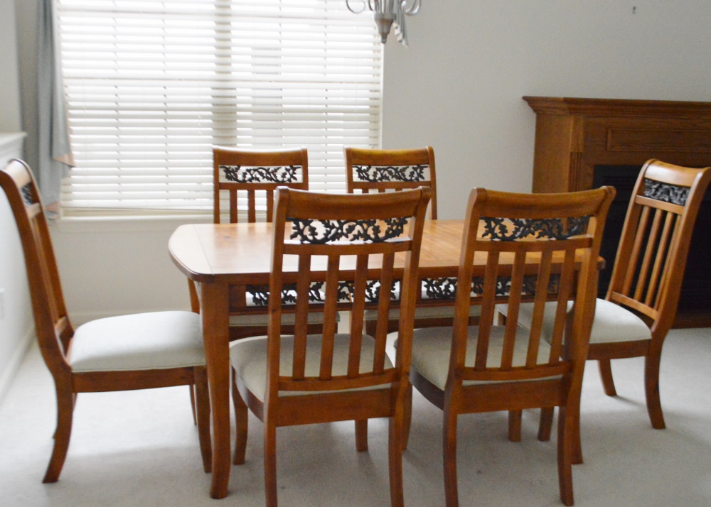 Leefu Dining Table and Chairs