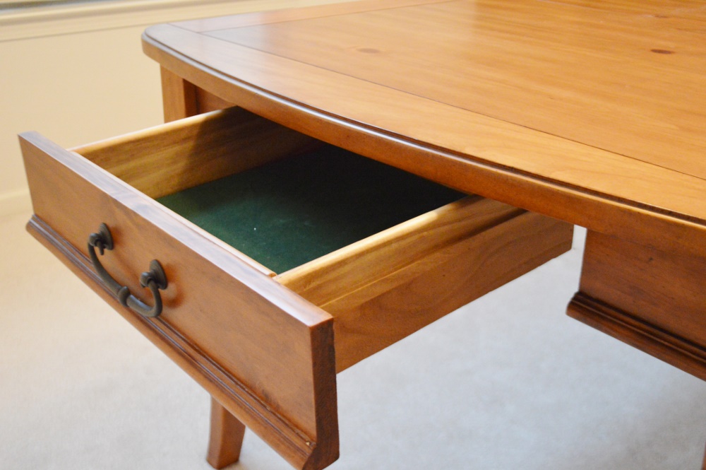 Leefu Dining Table and Chairs