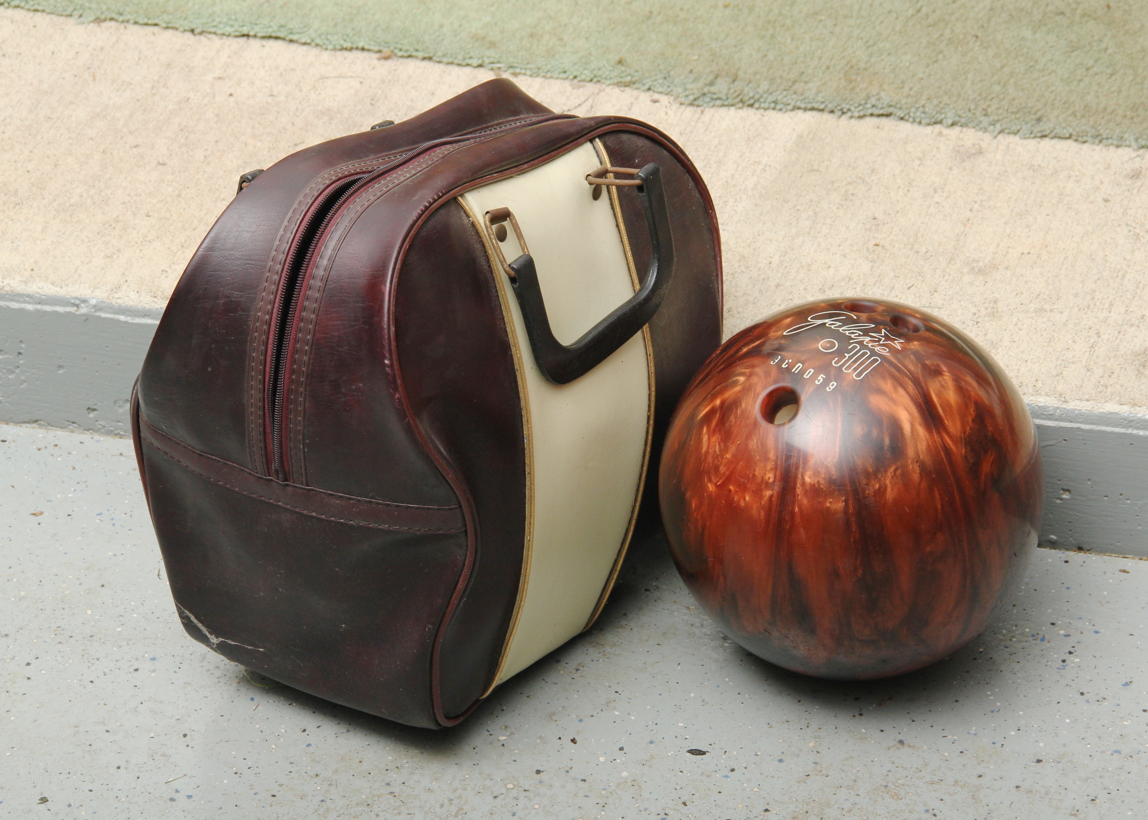 Women's Custom Bowling Ball and Shoes