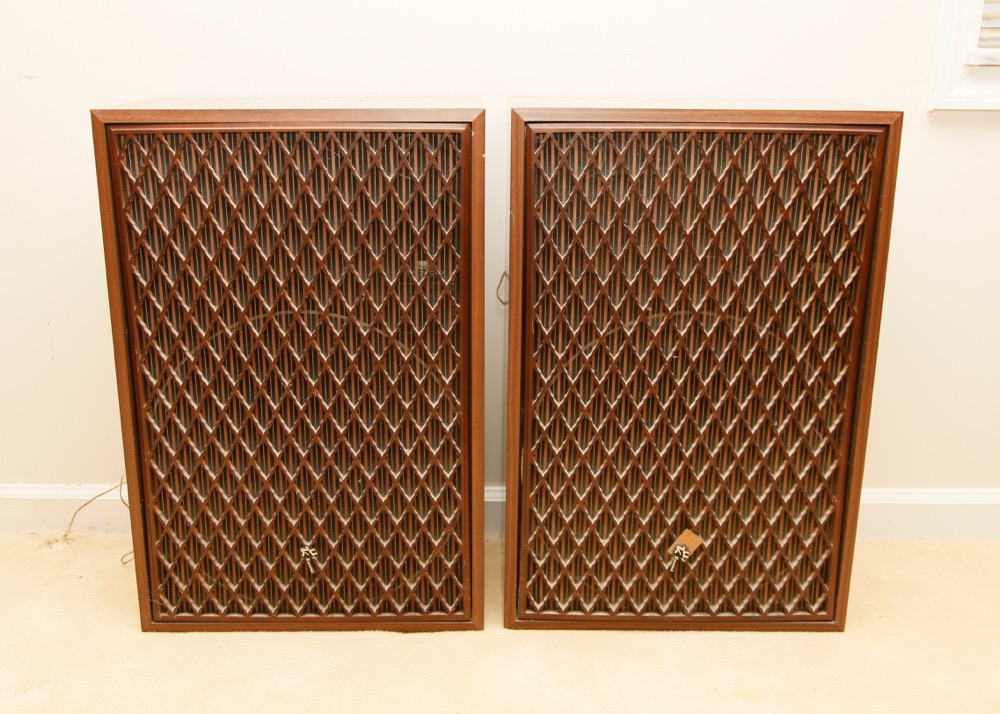 Pair of Sansui Speakers
