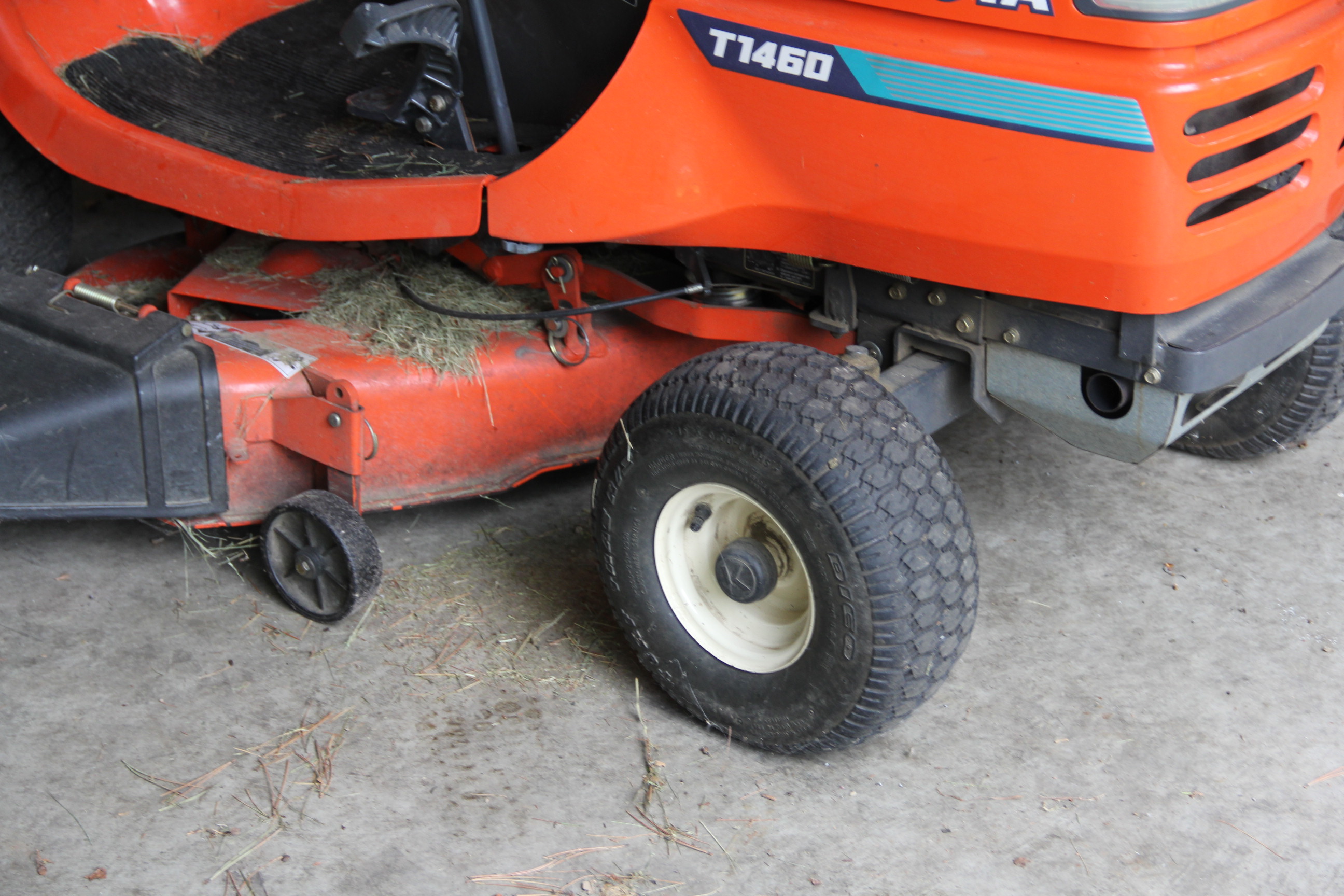 Kubota T1460 Riding Lawnmover