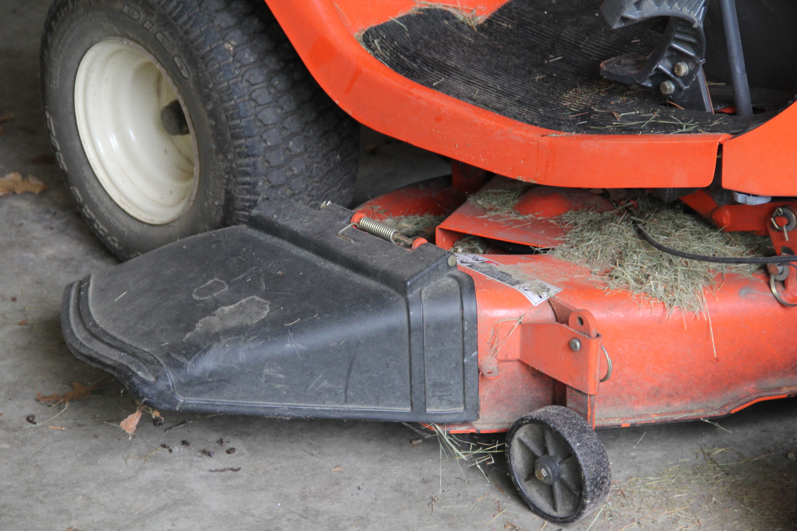 Kubota T1460 Riding Lawnmover