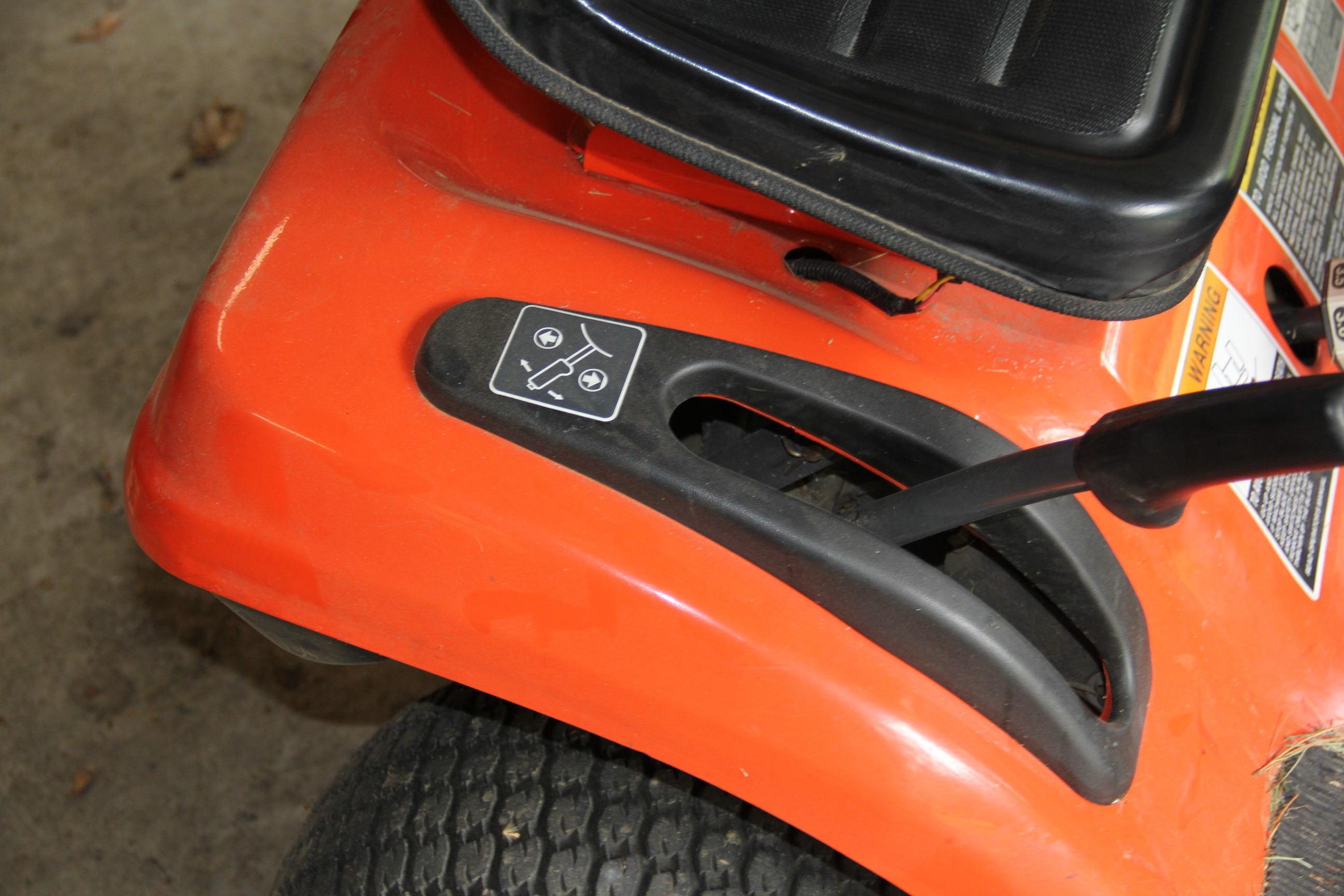 Kubota T1460 Riding Lawnmover