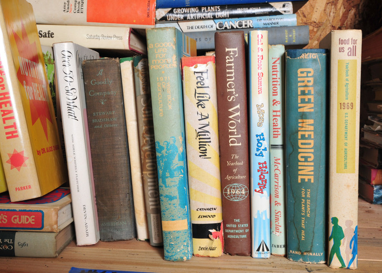 Grouping of Vintage Instructional and Guide Books