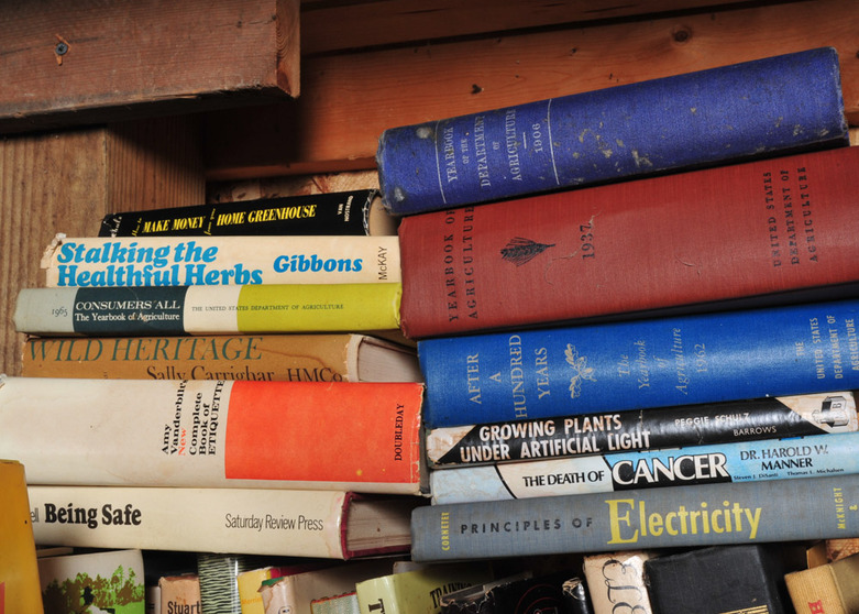 Grouping of Vintage Instructional and Guide Books