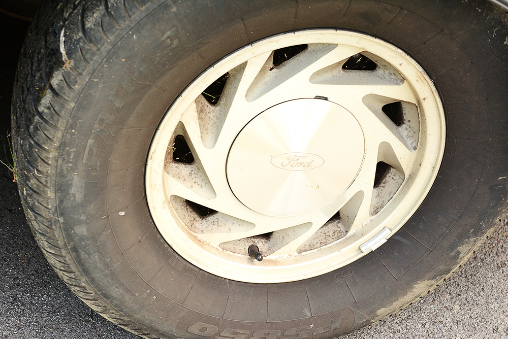 1996 Ford Econoline 150 Viking Van with Wheelchair Lift