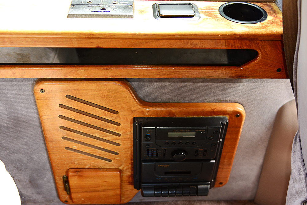 1996 Ford Econoline 150 Viking Van with Wheelchair Lift