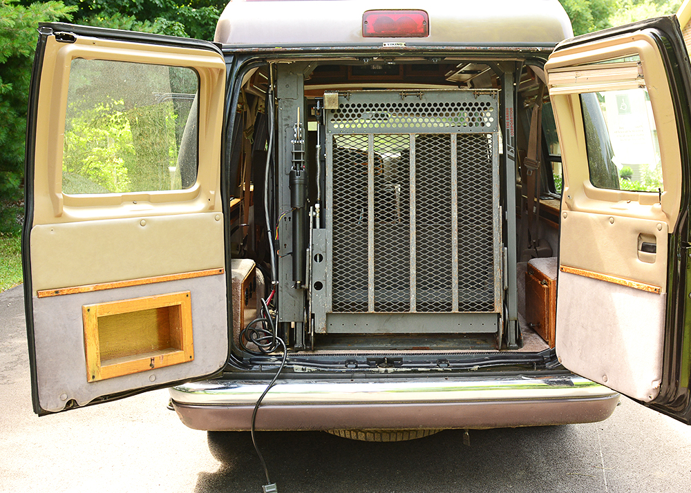 1996 Ford Econoline 150 Viking Van with Wheelchair Lift