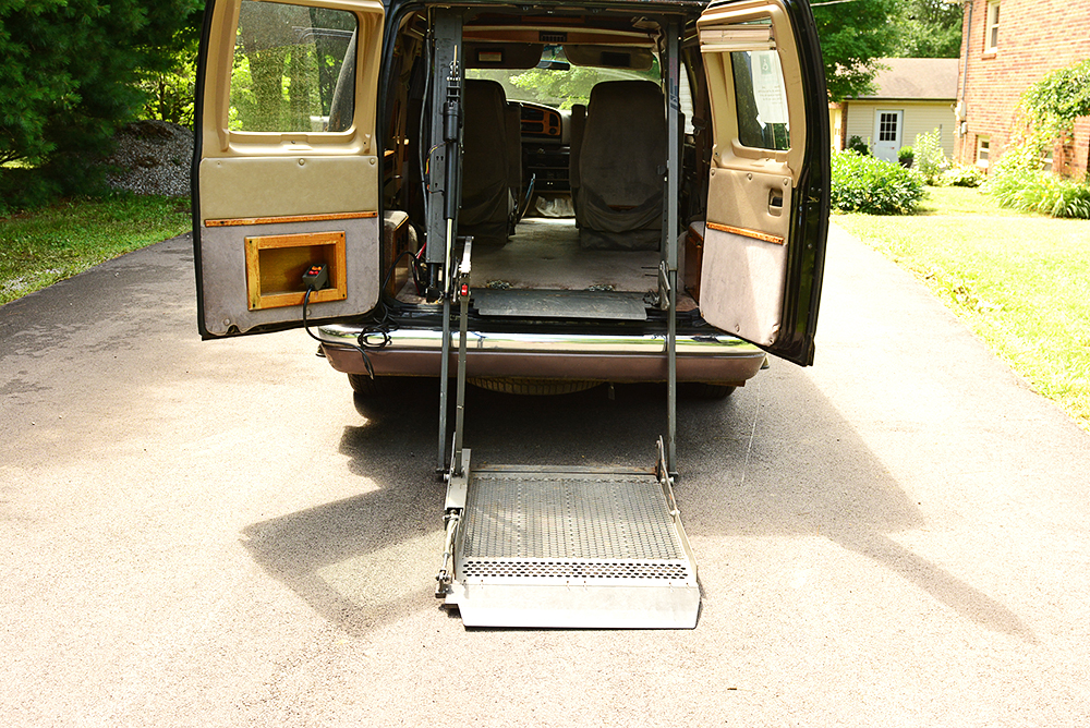 1996 Ford Econoline 150 Viking Van with Wheelchair Lift