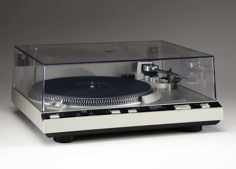 Technics SL-3350 Turntable