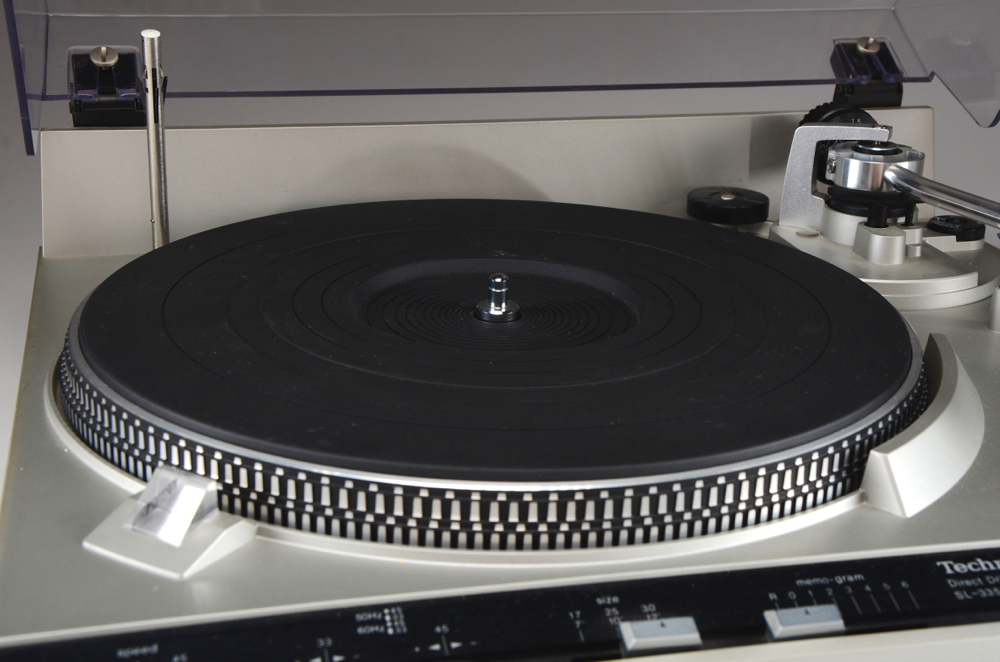 Technics SL-3350 Turntable