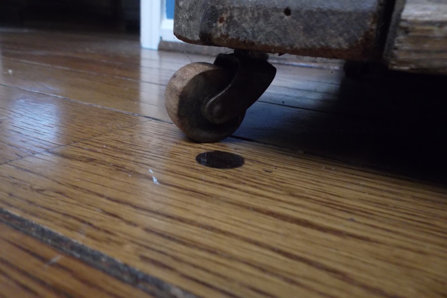 Oak Polar King Antique Ice Chest