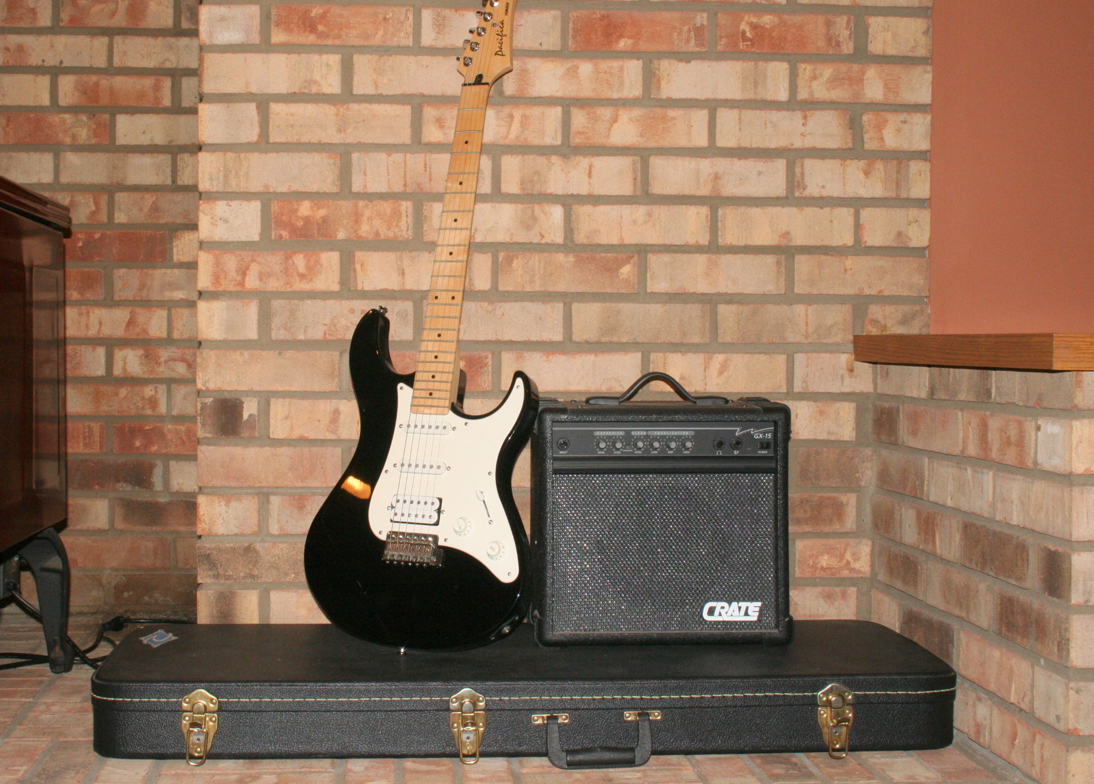 Yamaha Electric Guitar and Crate Amplifier