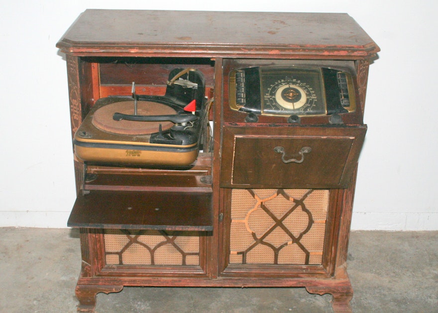 Vintage Zenith Console Radio and Phonograph