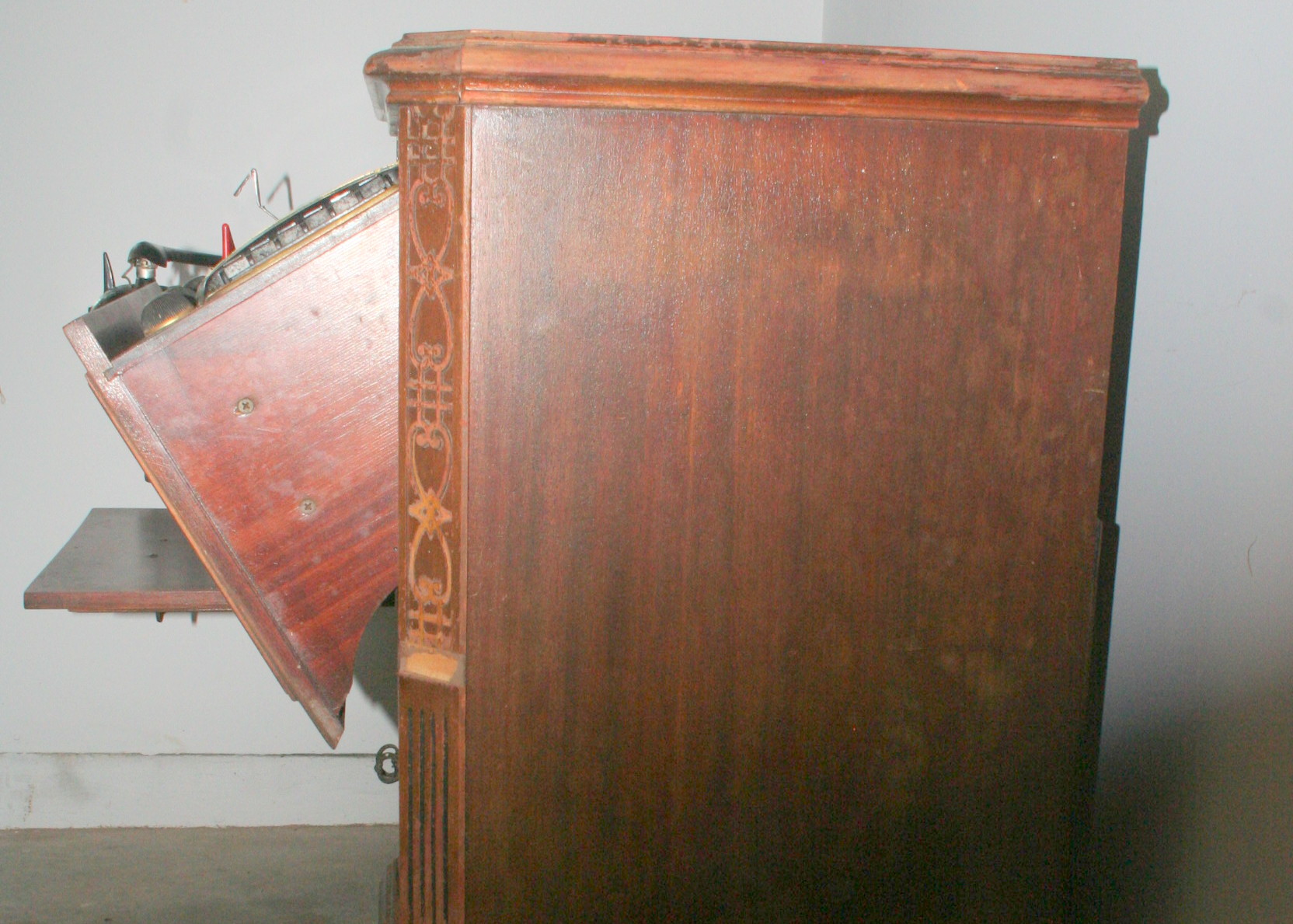 Vintage Zenith Console Radio and Phonograph