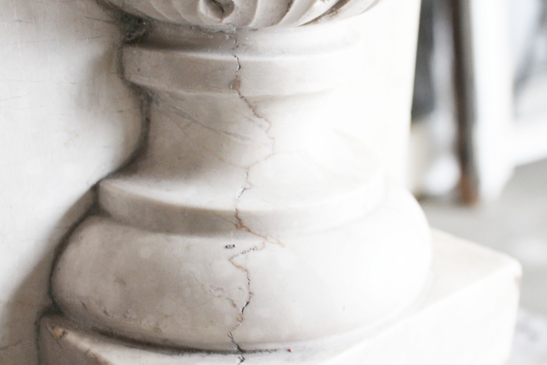 Carrara Marble Baluster Sanctuary Rail