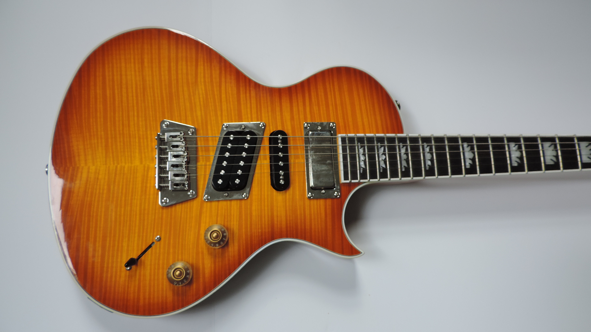 Epiphone Nighthawk Custom Reissue Guitar