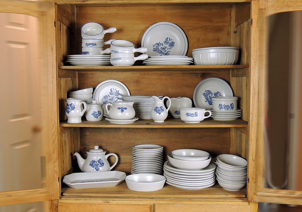 Large Pfaltzgraff Yorktowne Dishware Set