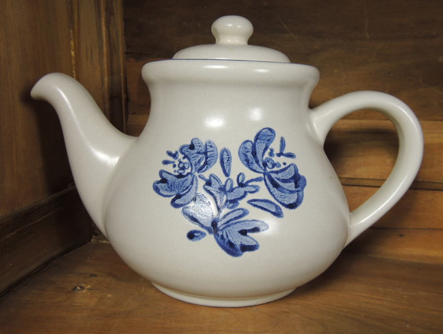 Large Pfaltzgraff Yorktowne Dishware Set