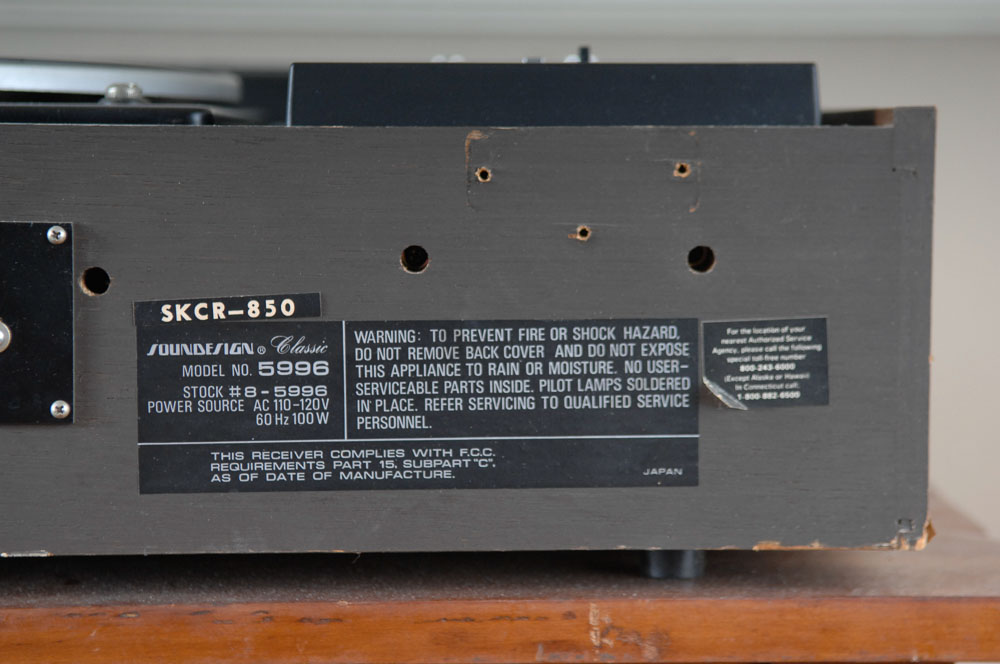 Soundesign Classic Stereo Console