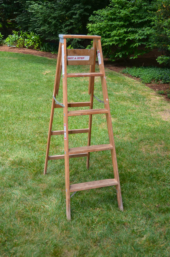 Wood Step Ladder