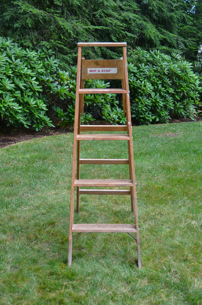 Wood Step Ladder