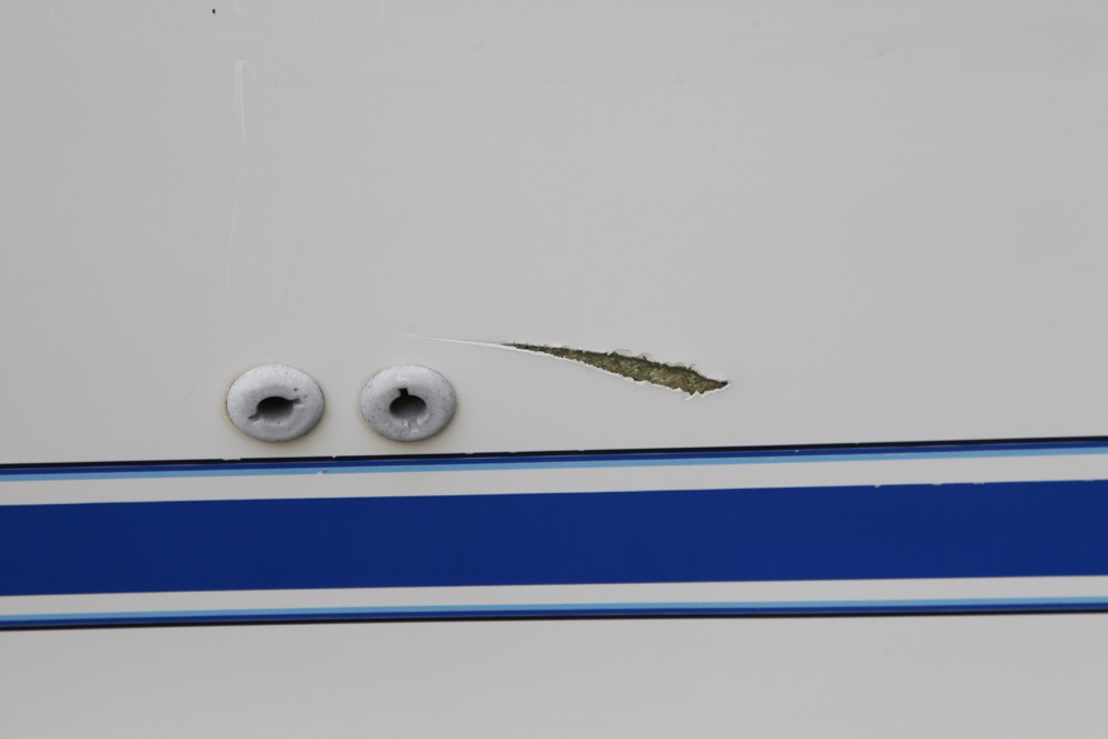 1987 Sea-Ray Sorrento S24 Cuddy Cabin