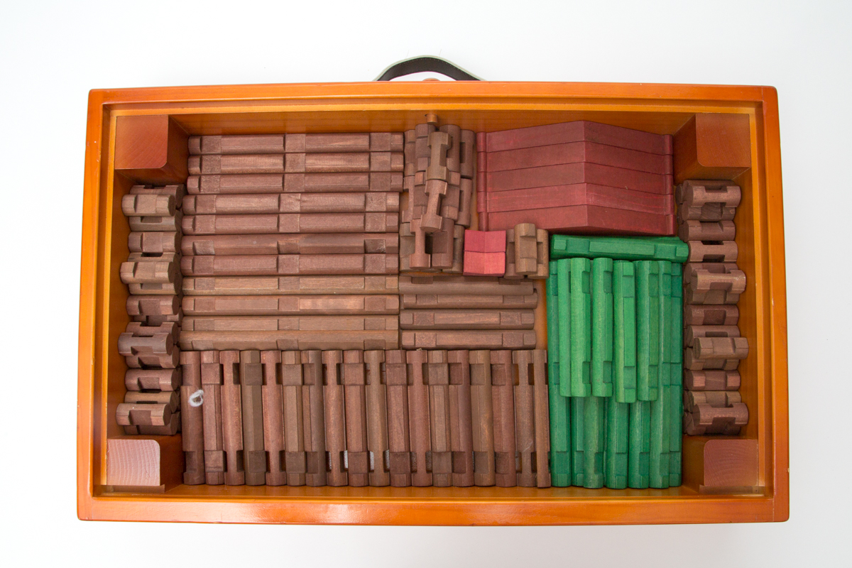 Collectors Edition Original Lincoln Logs Building Set