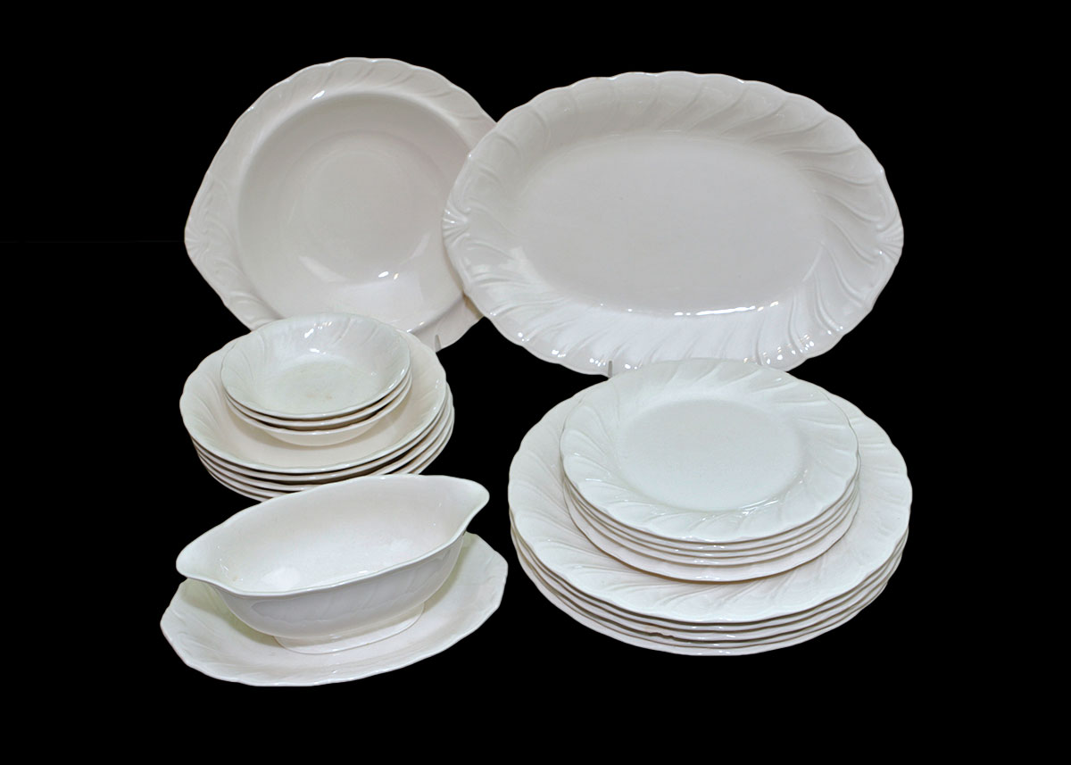21 Piece Nikko Dishes