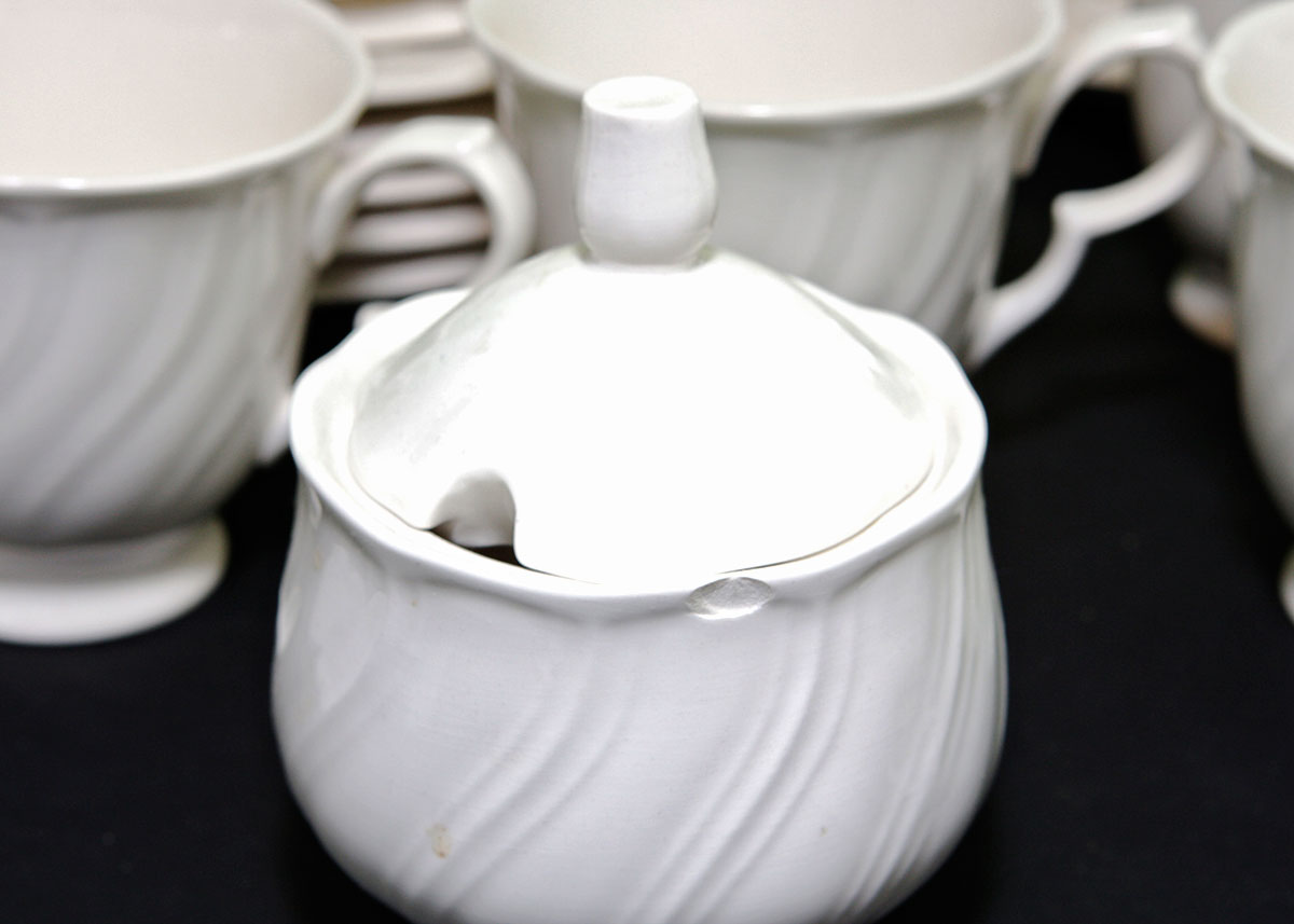 21 Piece Nikko Dishes