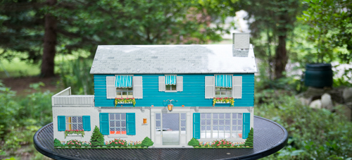 Vintage MARX Toys Tin Dollhouse with Plastic Furniture