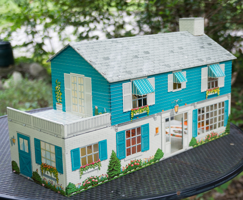 Vintage MARX Toys Tin Dollhouse with Plastic Furniture