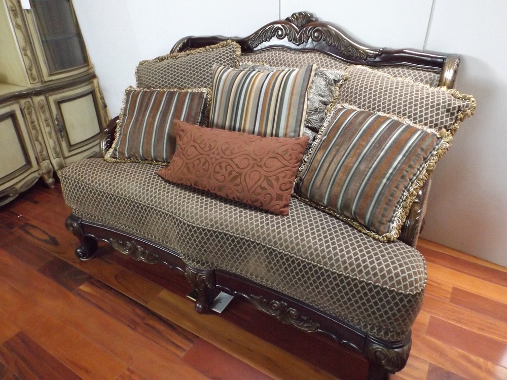 French Provincial Style Love Seat With Coordinated Pillows