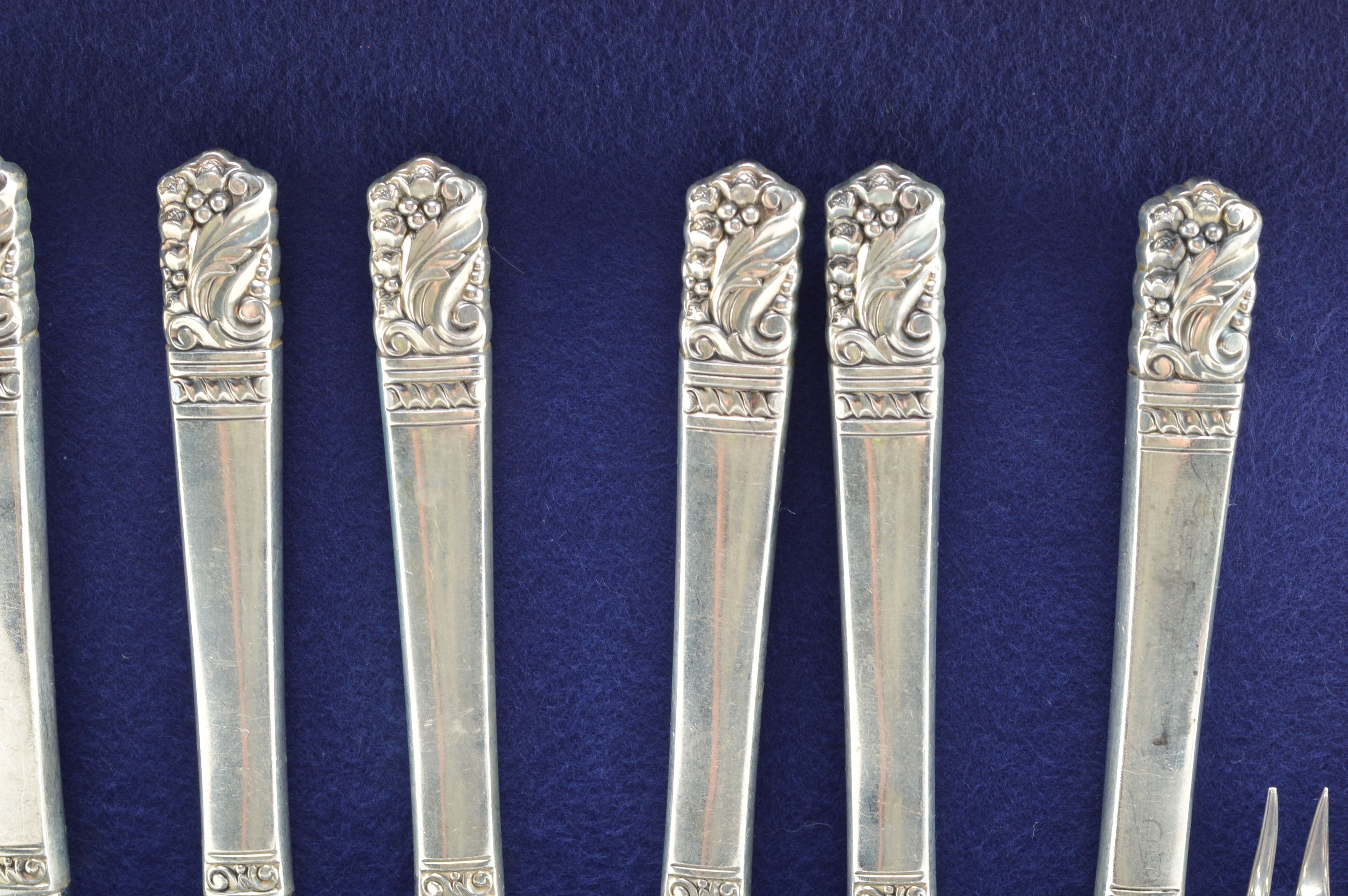 1948 Oneida Heirloom Sterling Silver "Mansion House" Flatware