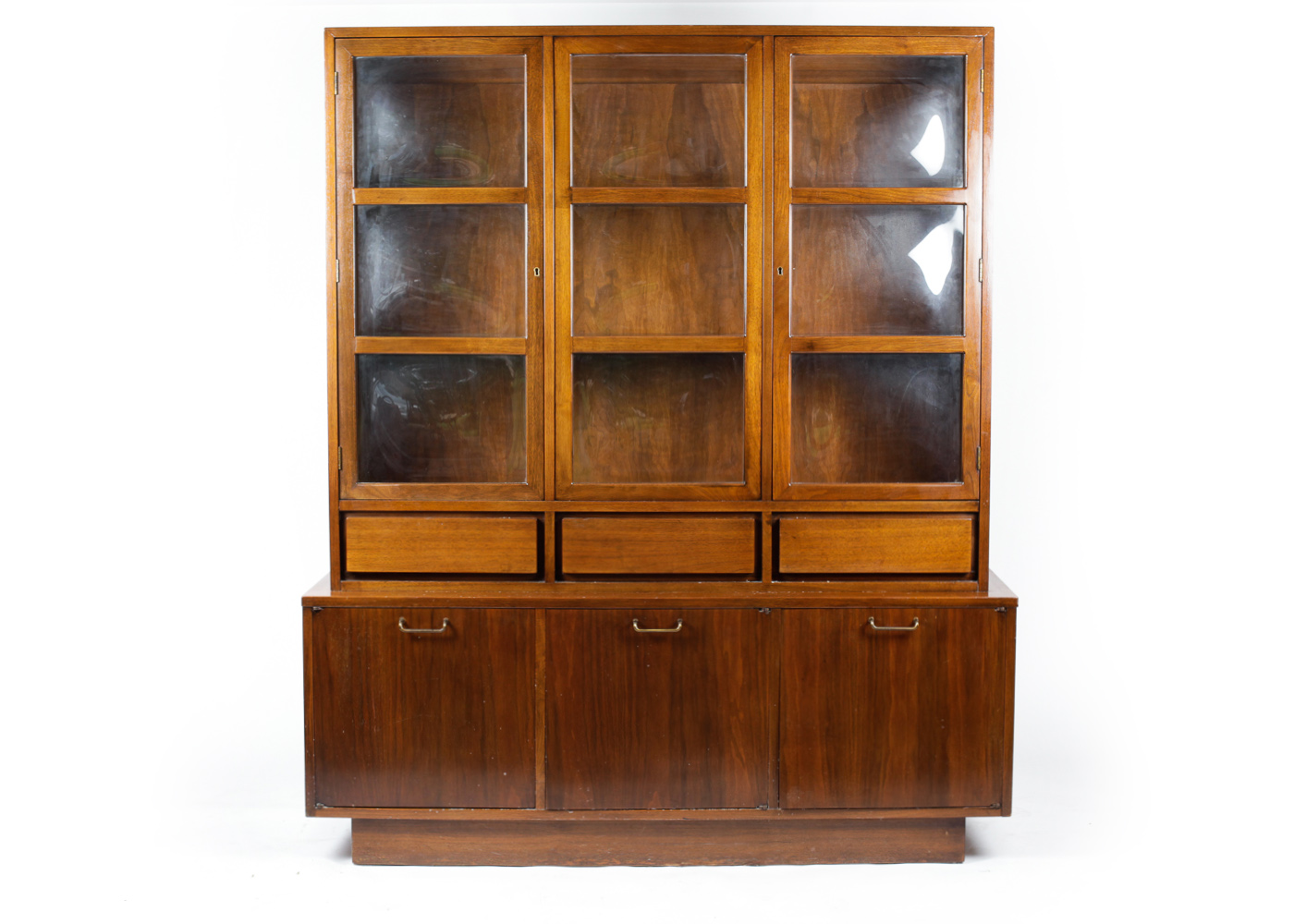 American of Martinsville Bubble Glass China Cabinet