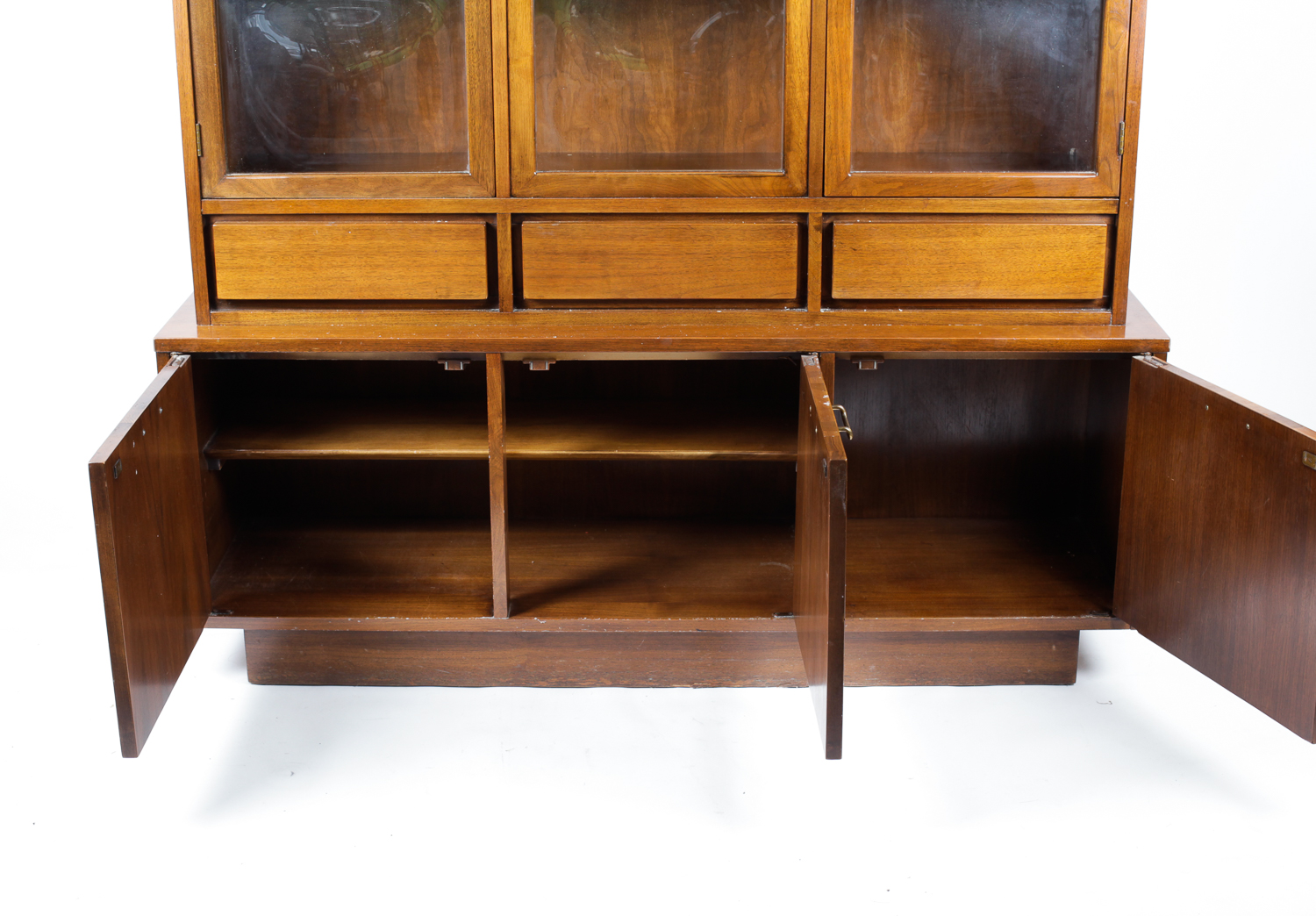 American of Martinsville Bubble Glass China Cabinet