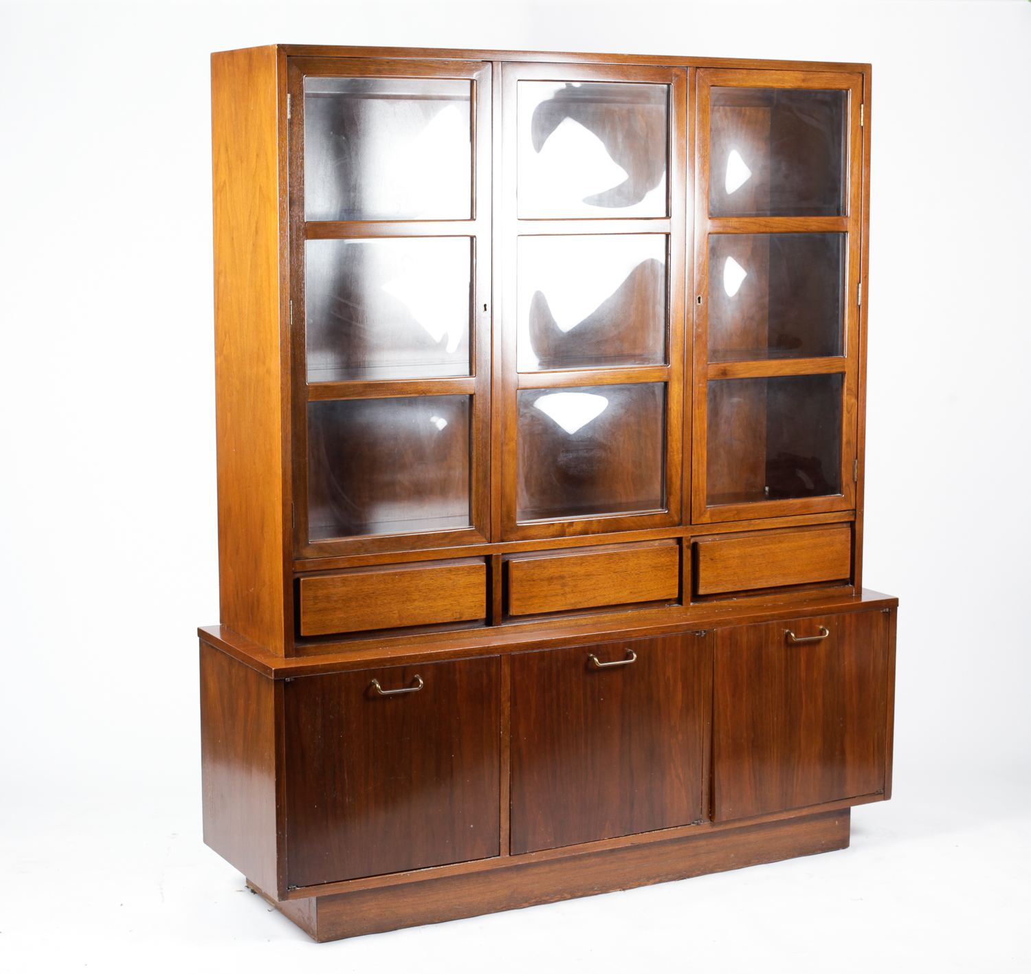 American of Martinsville Bubble Glass China Cabinet