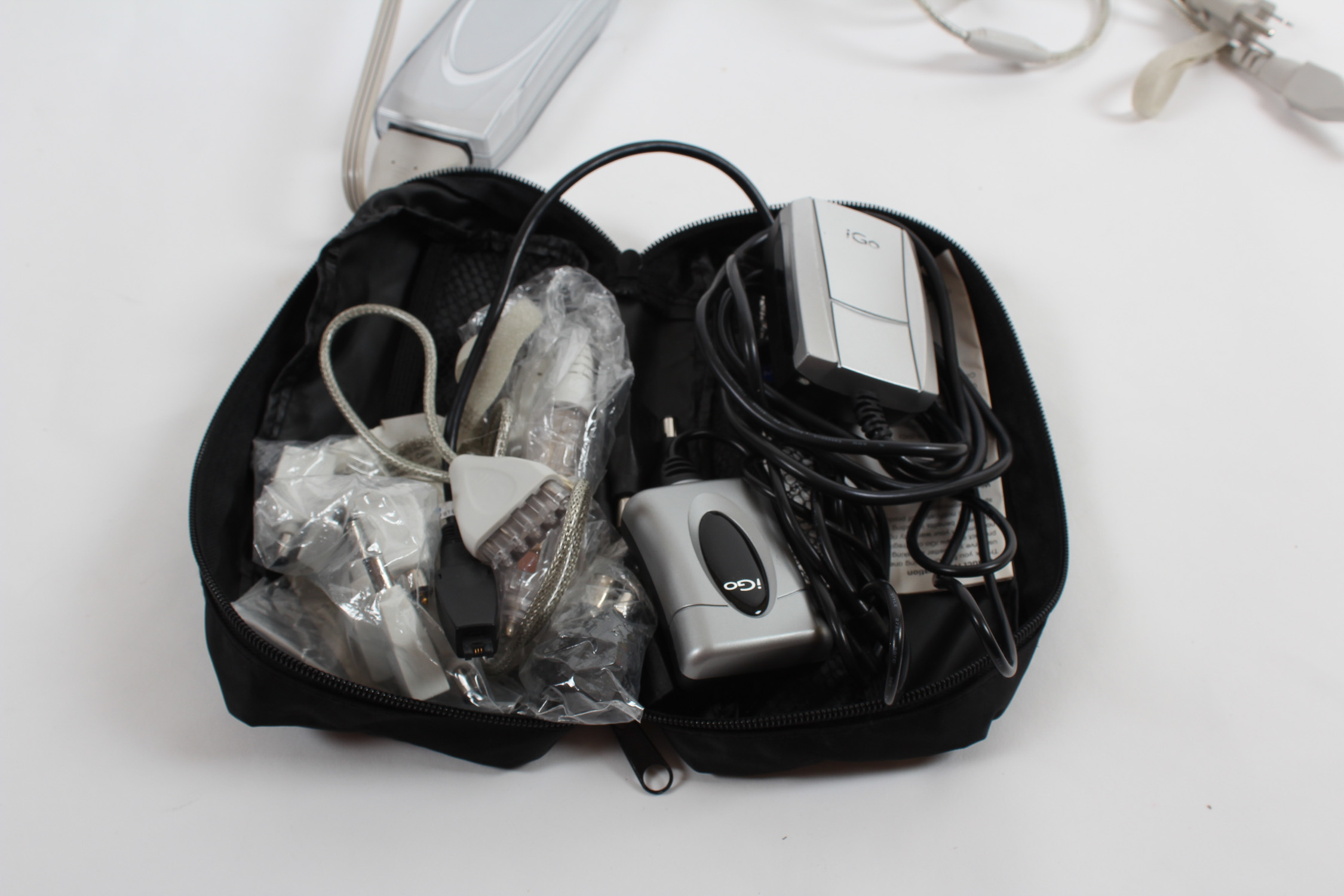 iGo Juice 70 Combination Power Adapter