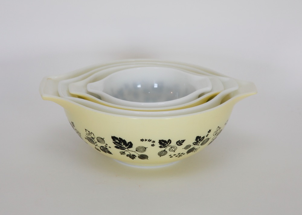 Pyrex Gooseberry Yellow "Cinderella" Mixing Bowls