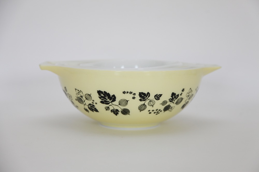 Pyrex Gooseberry Yellow "Cinderella" Mixing Bowls